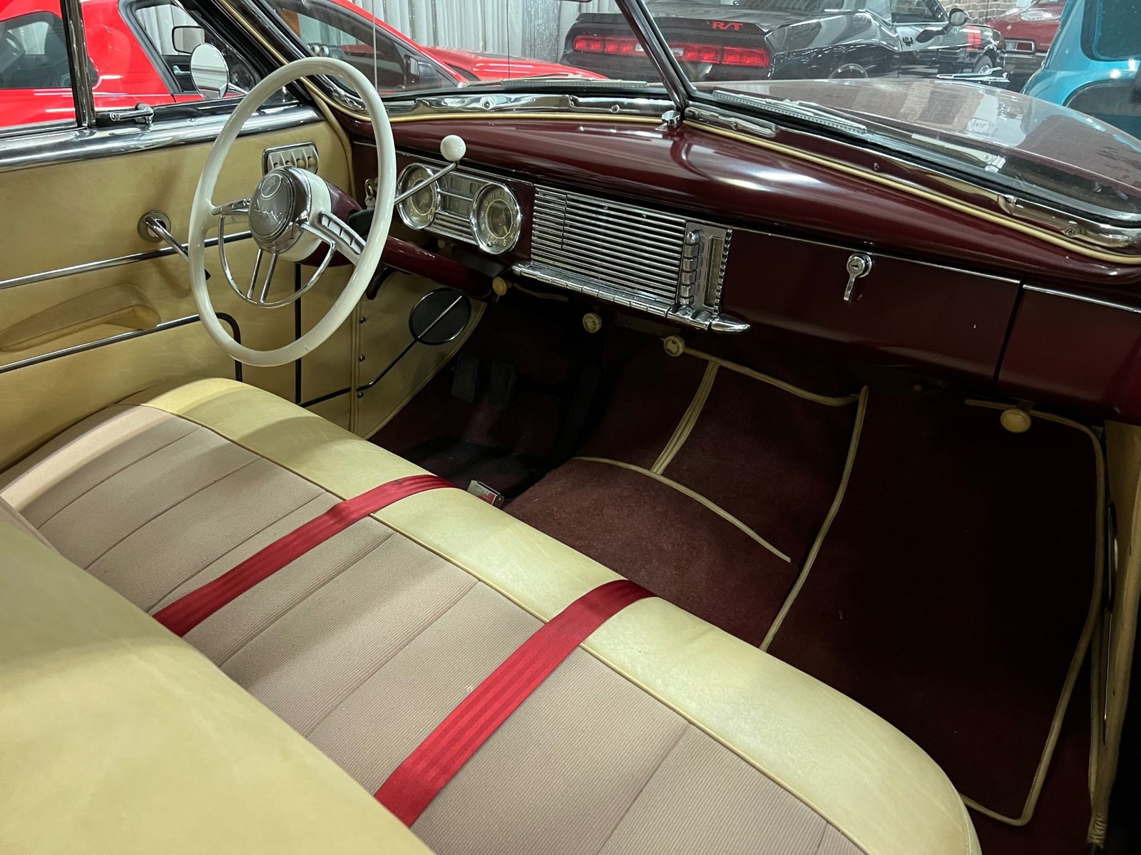 Packard-Victoria-Super-8-1948-Convertible-24