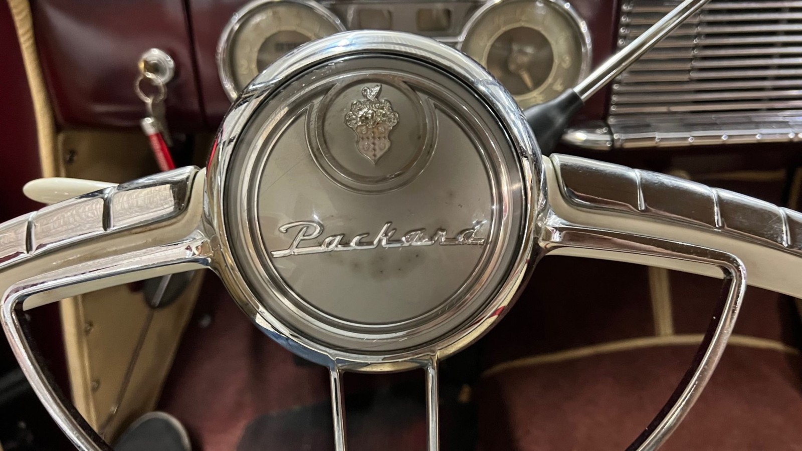 Packard-Victoria-Super-8-1948-Convertible-6