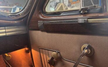 Packard-custom-super-clipper-1947-black-11