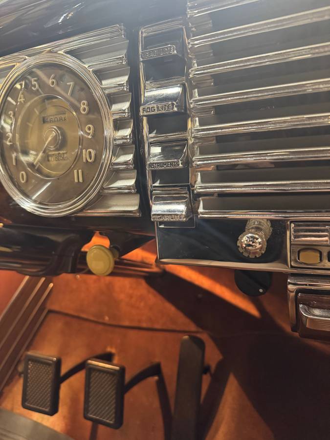 Packard-custom-super-clipper-1947-black-8