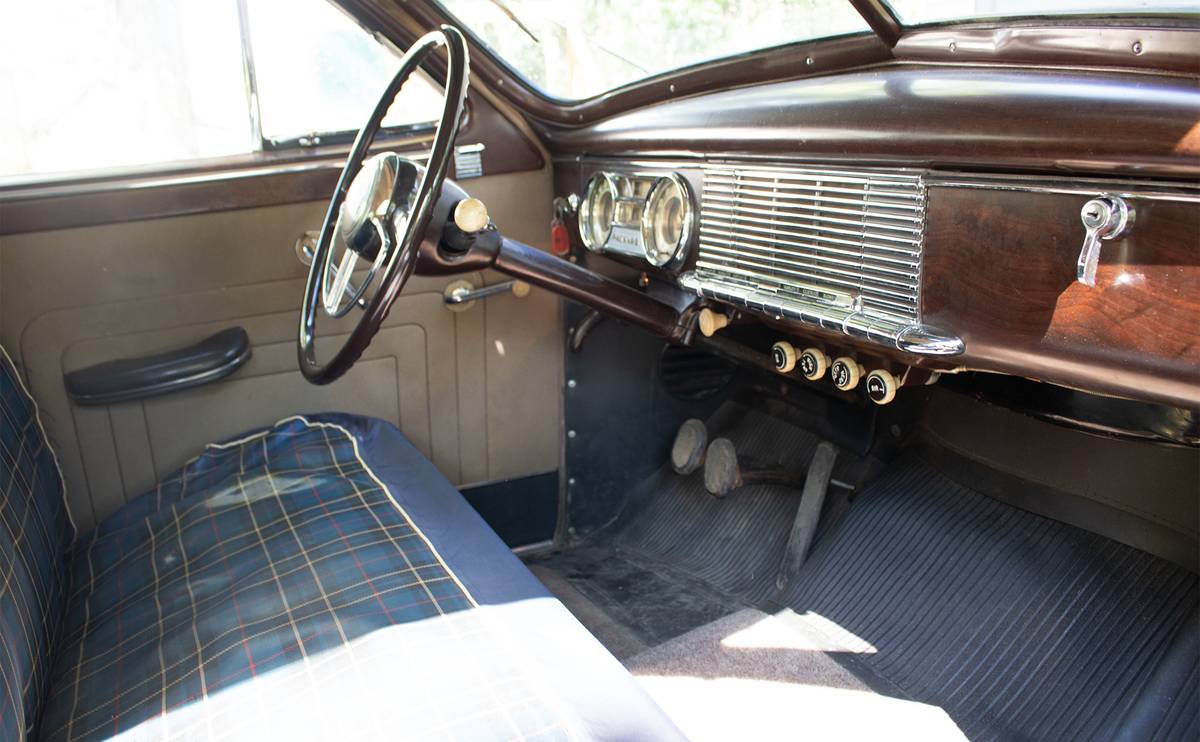 Packard-eight-1949-6