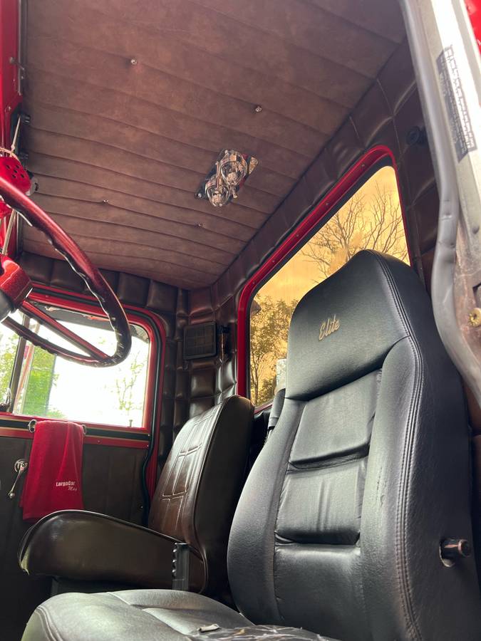 Peterbilt-359-diesel-1980-9