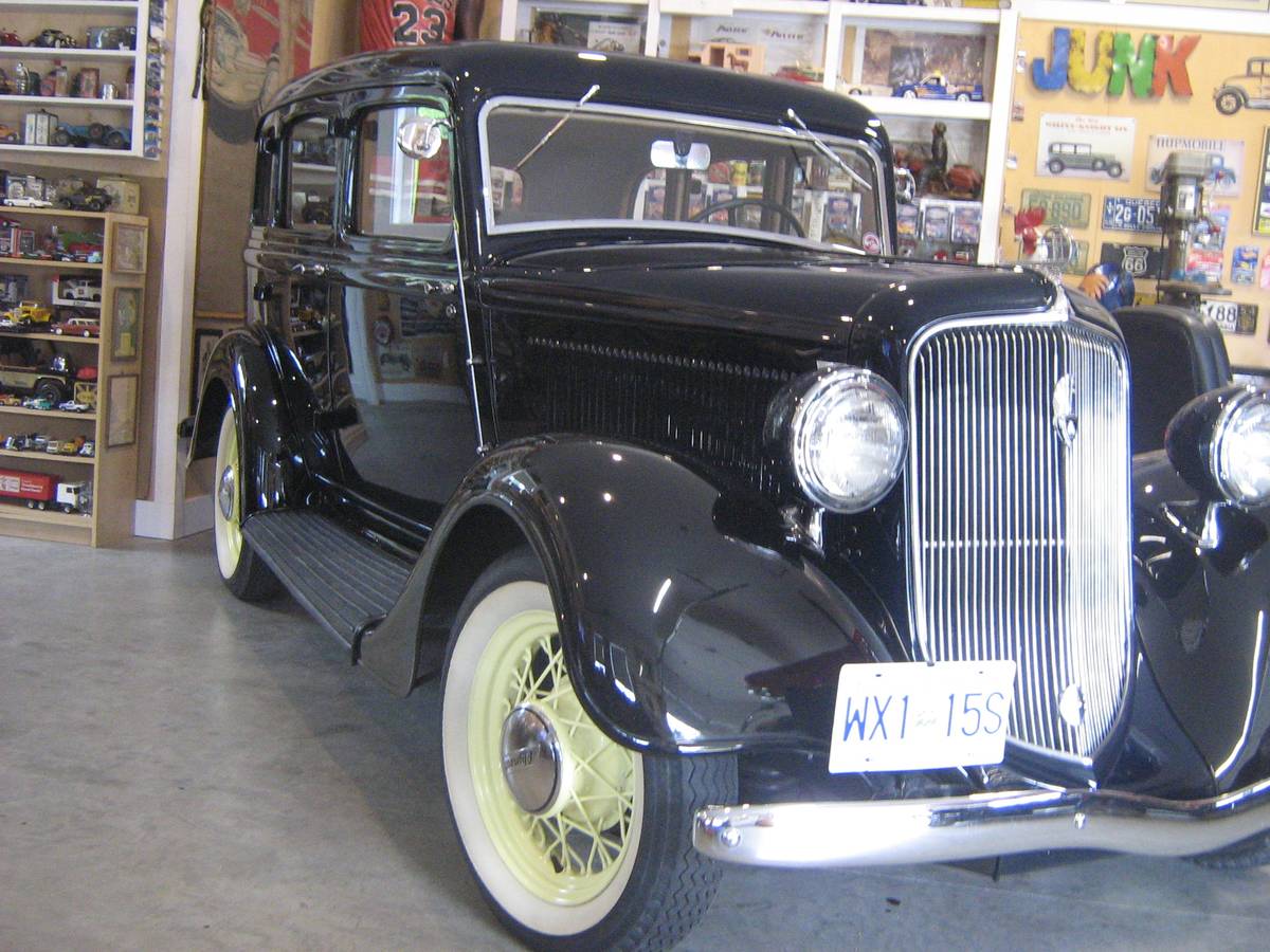 Plymouth-1934-blue-8