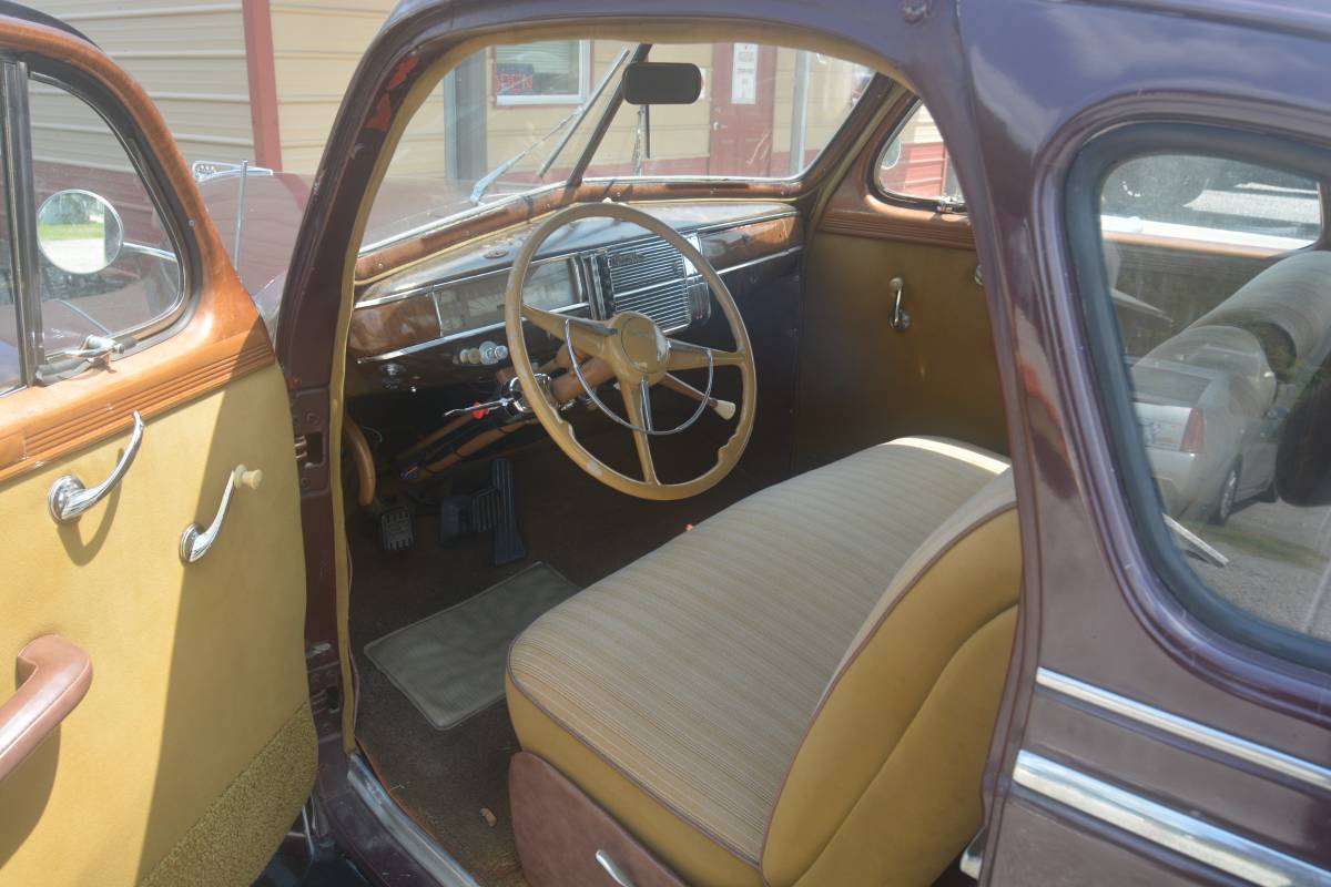 Plymouth-1941-red-5