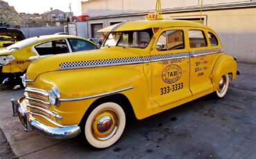 Plymouth-4-door-sedan-deluxe-1948-brown-5