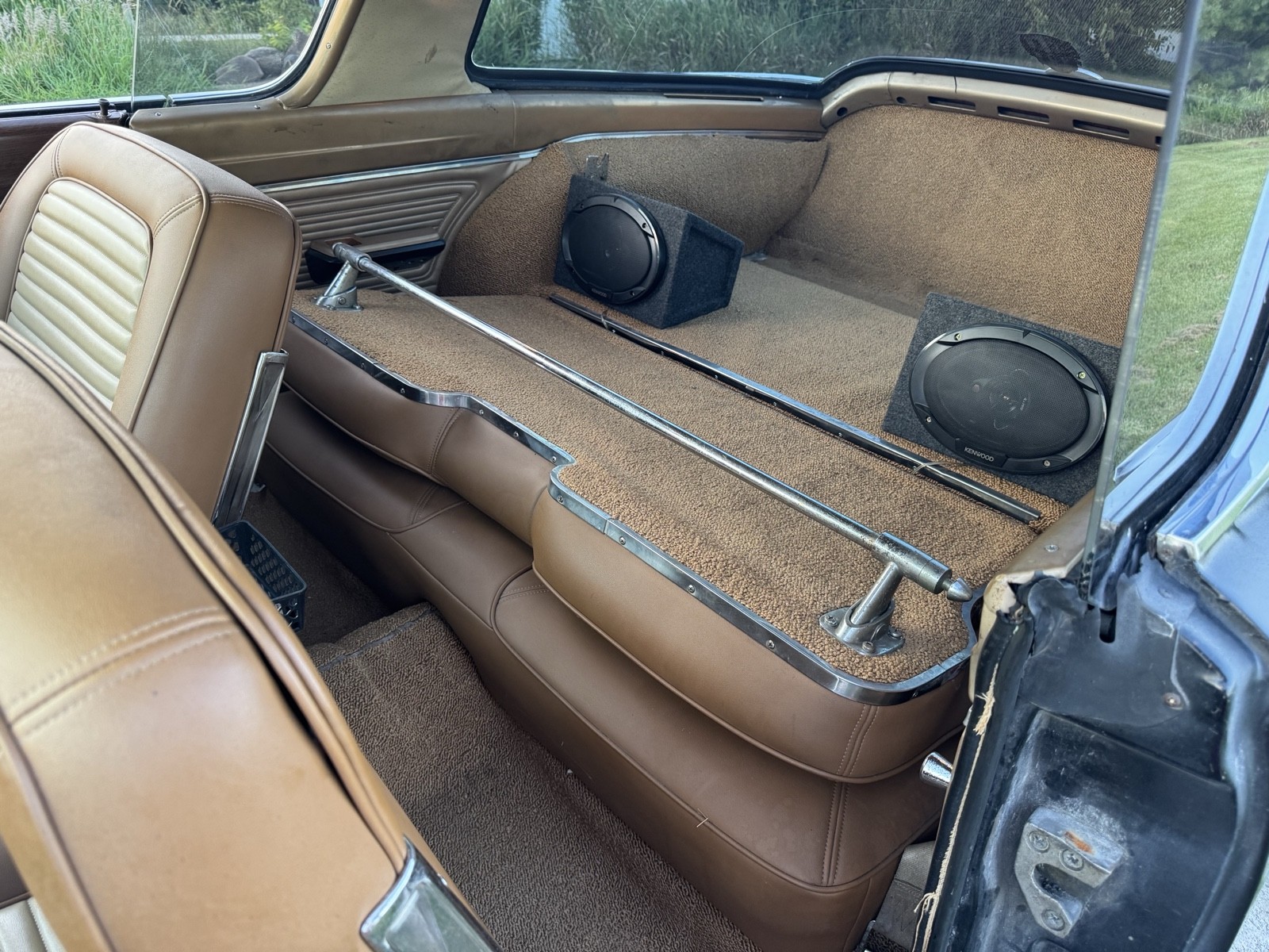Plymouth-Barracuda-1964-17