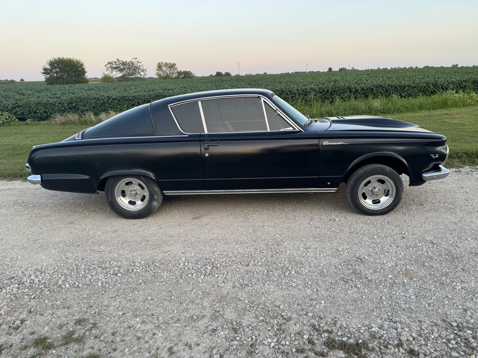 Plymouth-Barracuda-1964-3