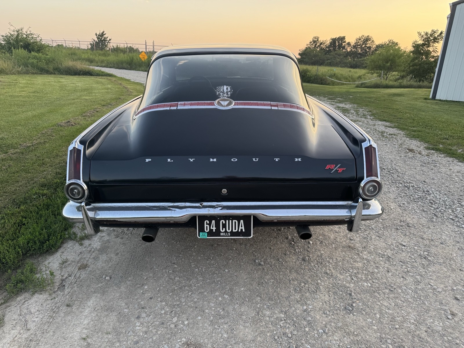 Plymouth-Barracuda-1964-4