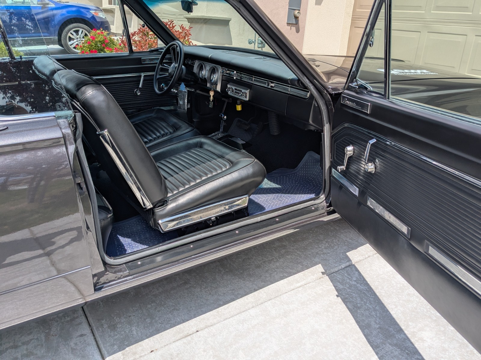Plymouth-Barracuda-1965-Coupe-11