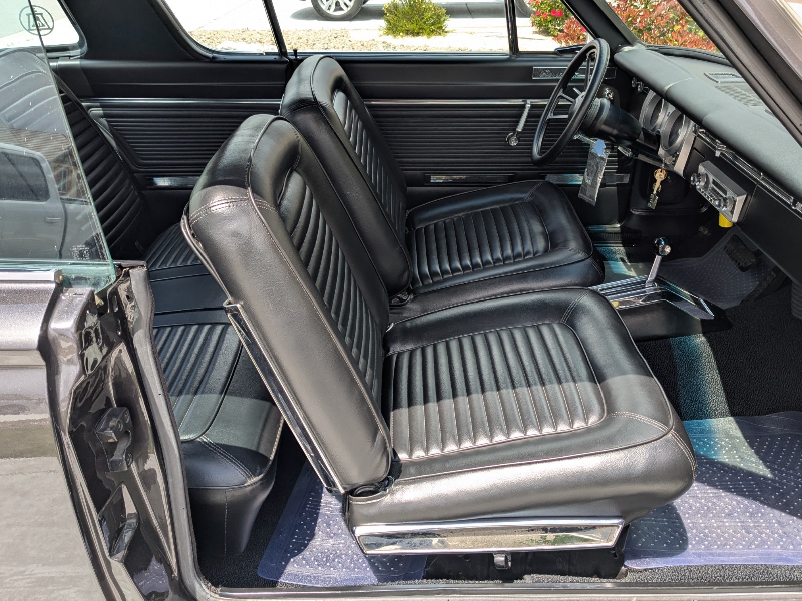 Plymouth-Barracuda-1965-Coupe-12