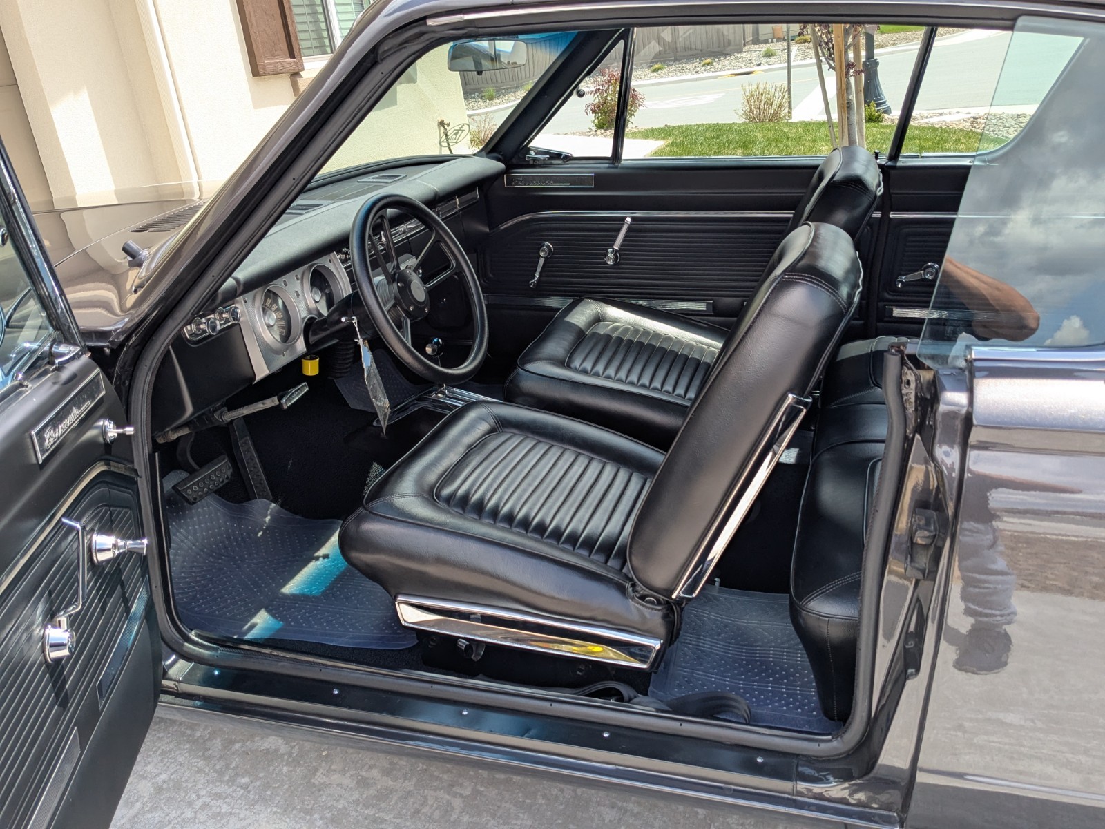 Plymouth-Barracuda-1965-Coupe-7