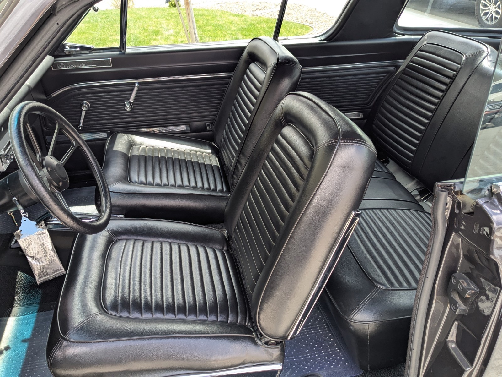Plymouth-Barracuda-1965-Coupe-9