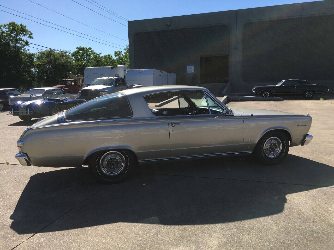 Plymouth-Barracuda-1966-Coupe-11