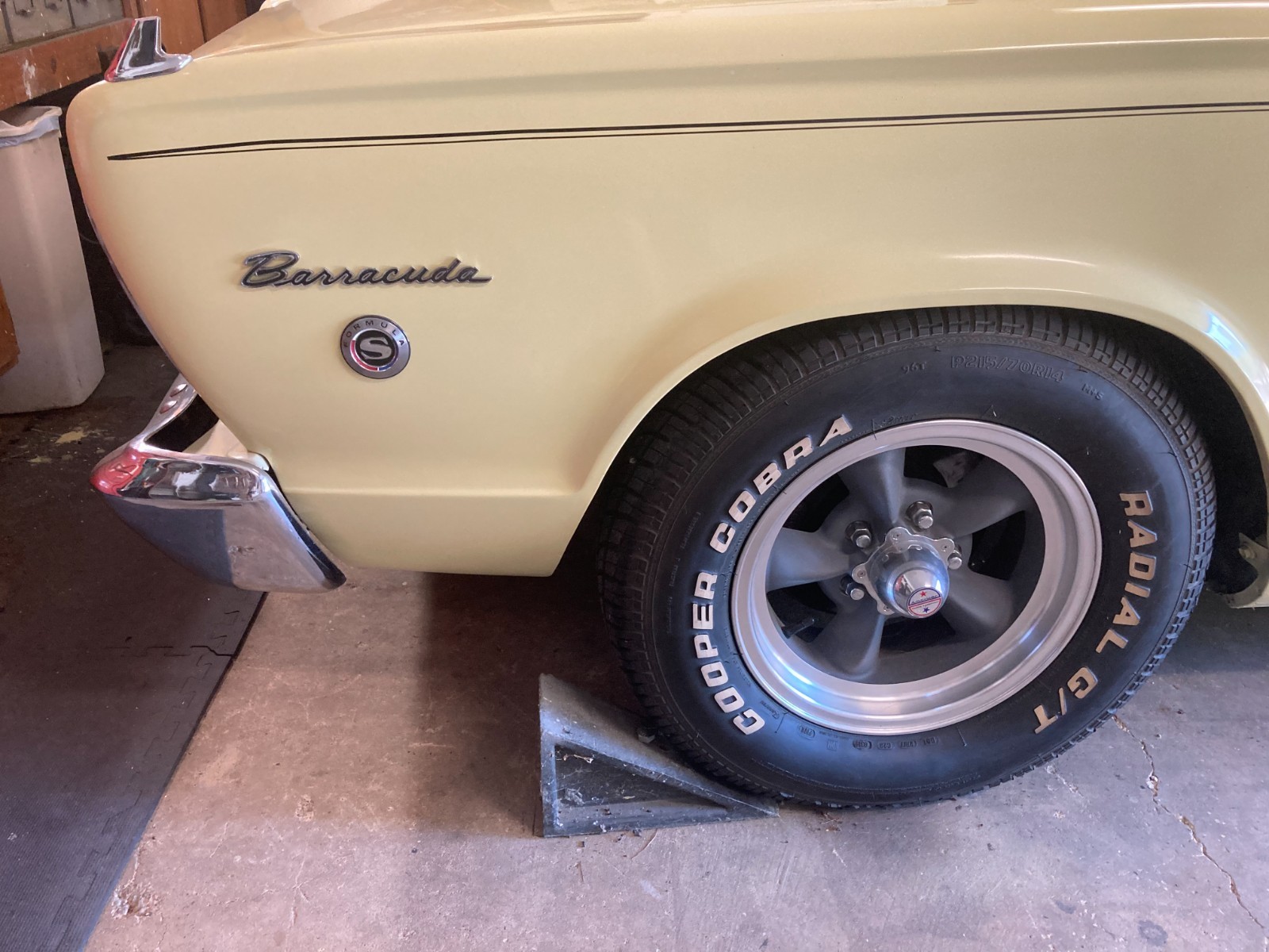 Plymouth-Barracuda-1966-Coupe-13