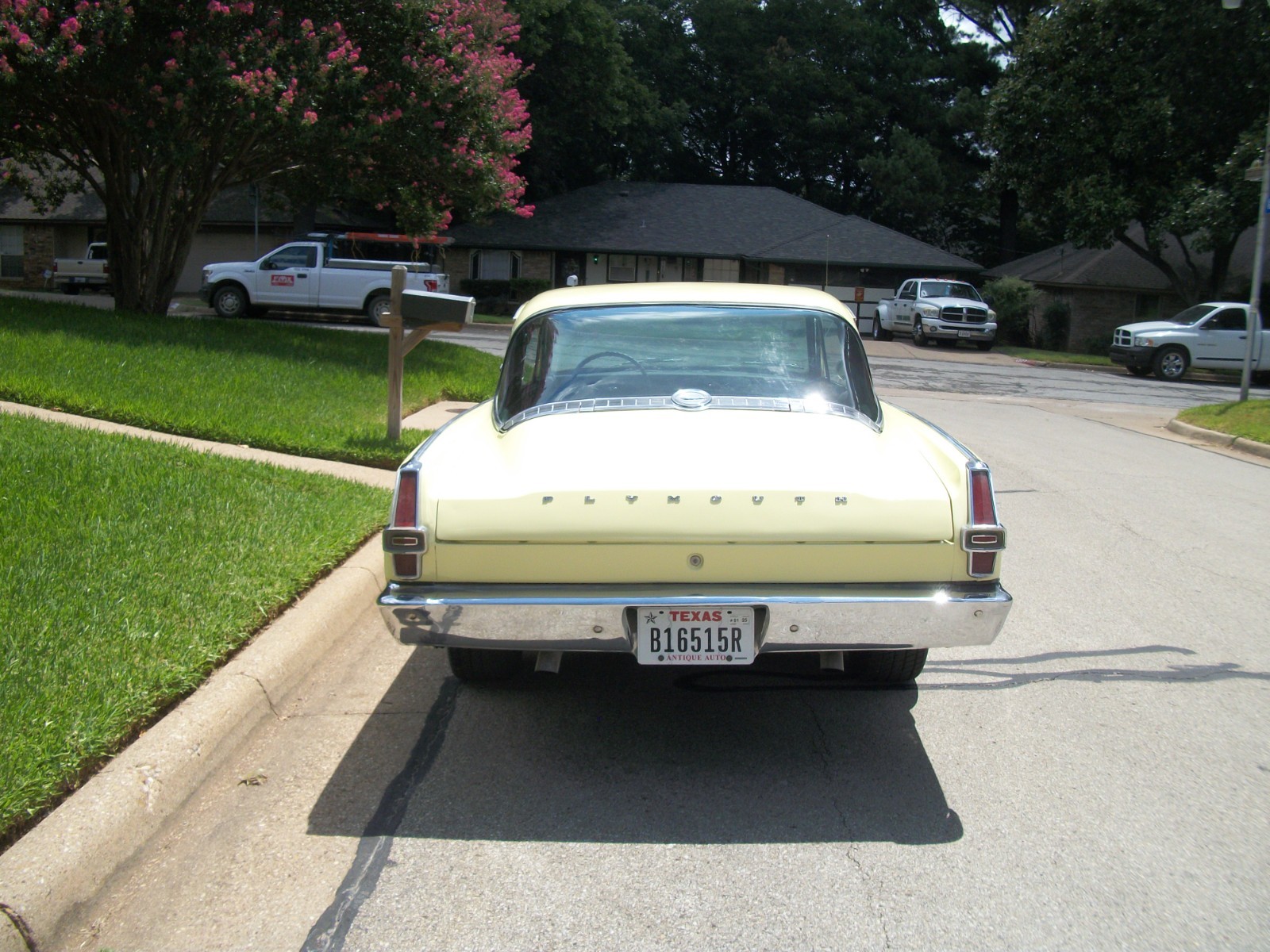 Plymouth-Barracuda-1966-Coupe-2