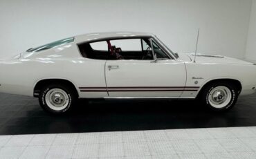 Plymouth-Barracuda-1968-Sable-White-Red-10