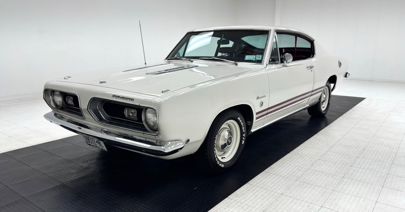 Plymouth-Barracuda-1968-Sable-White-Red-11