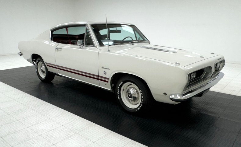 Plymouth-Barracuda-1968-Sable-White-Red-12