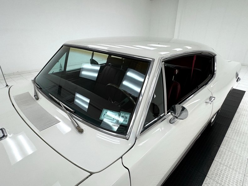 Plymouth-Barracuda-1968-Sable-White-Red-21