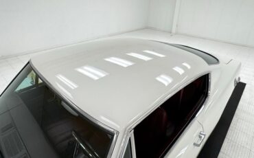 Plymouth-Barracuda-1968-Sable-White-Red-22