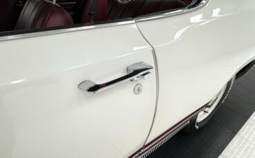 Plymouth-Barracuda-1968-Sable-White-Red-24