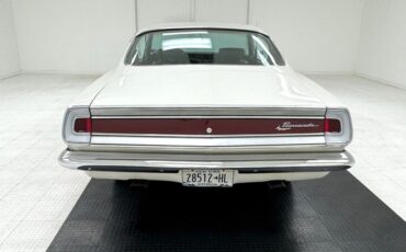 Plymouth-Barracuda-1968-Sable-White-Red-8