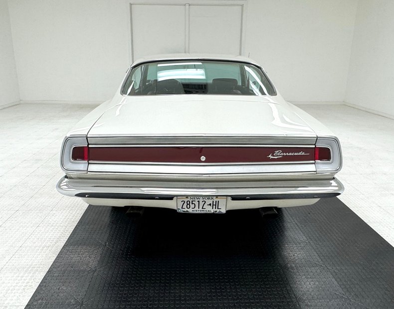 Plymouth-Barracuda-1968-Sable-White-Red-8