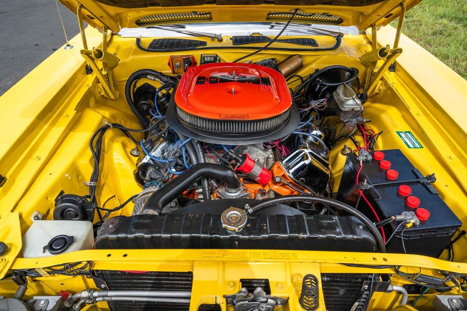Plymouth-Barracuda-1970-2-Door-13