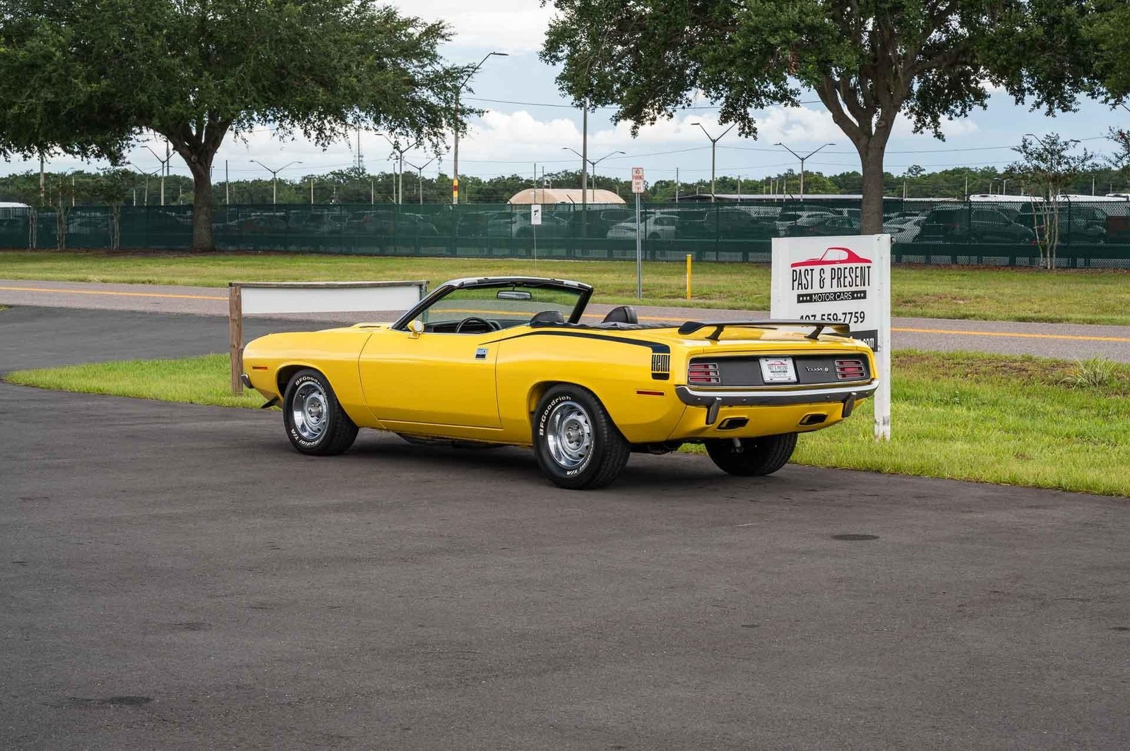 Plymouth-Barracuda-1970-2-Door-3