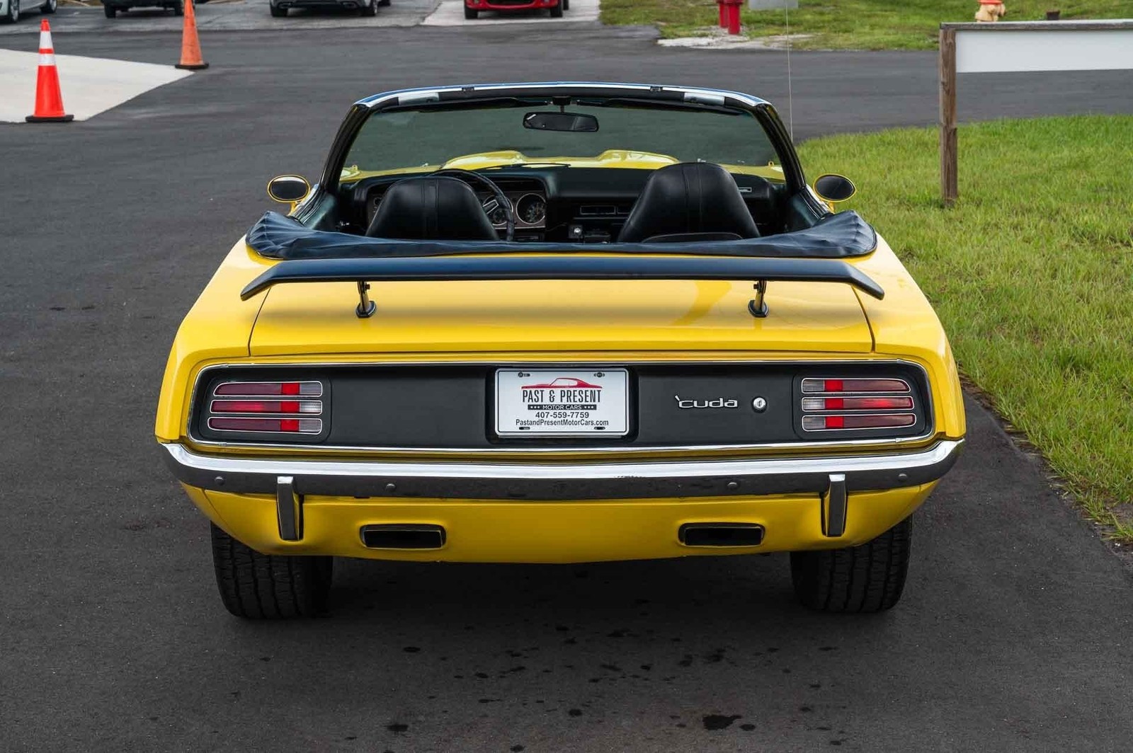 Plymouth-Barracuda-1970-2-Door-4