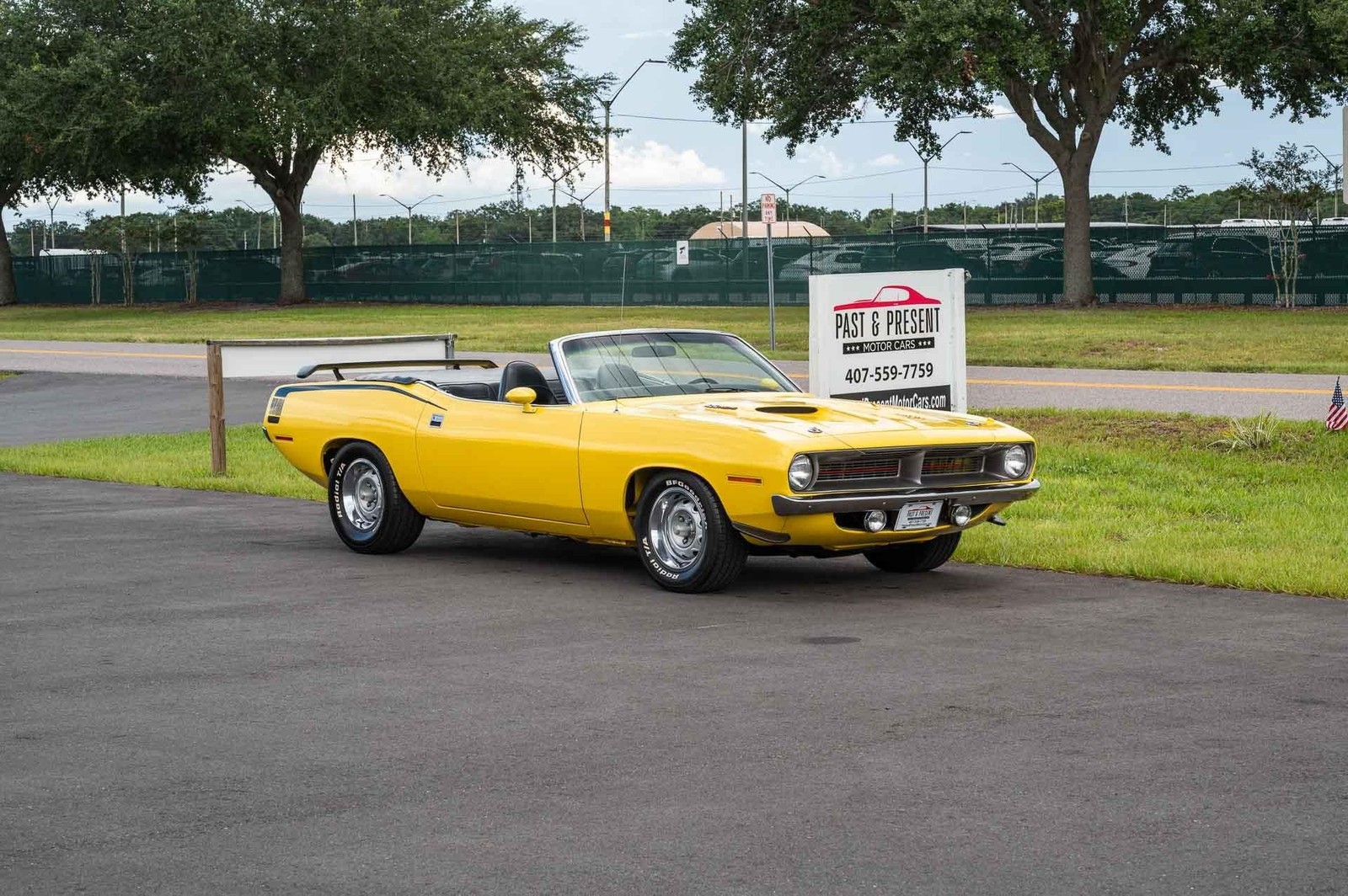 Plymouth-Barracuda-1970-2-Door-8