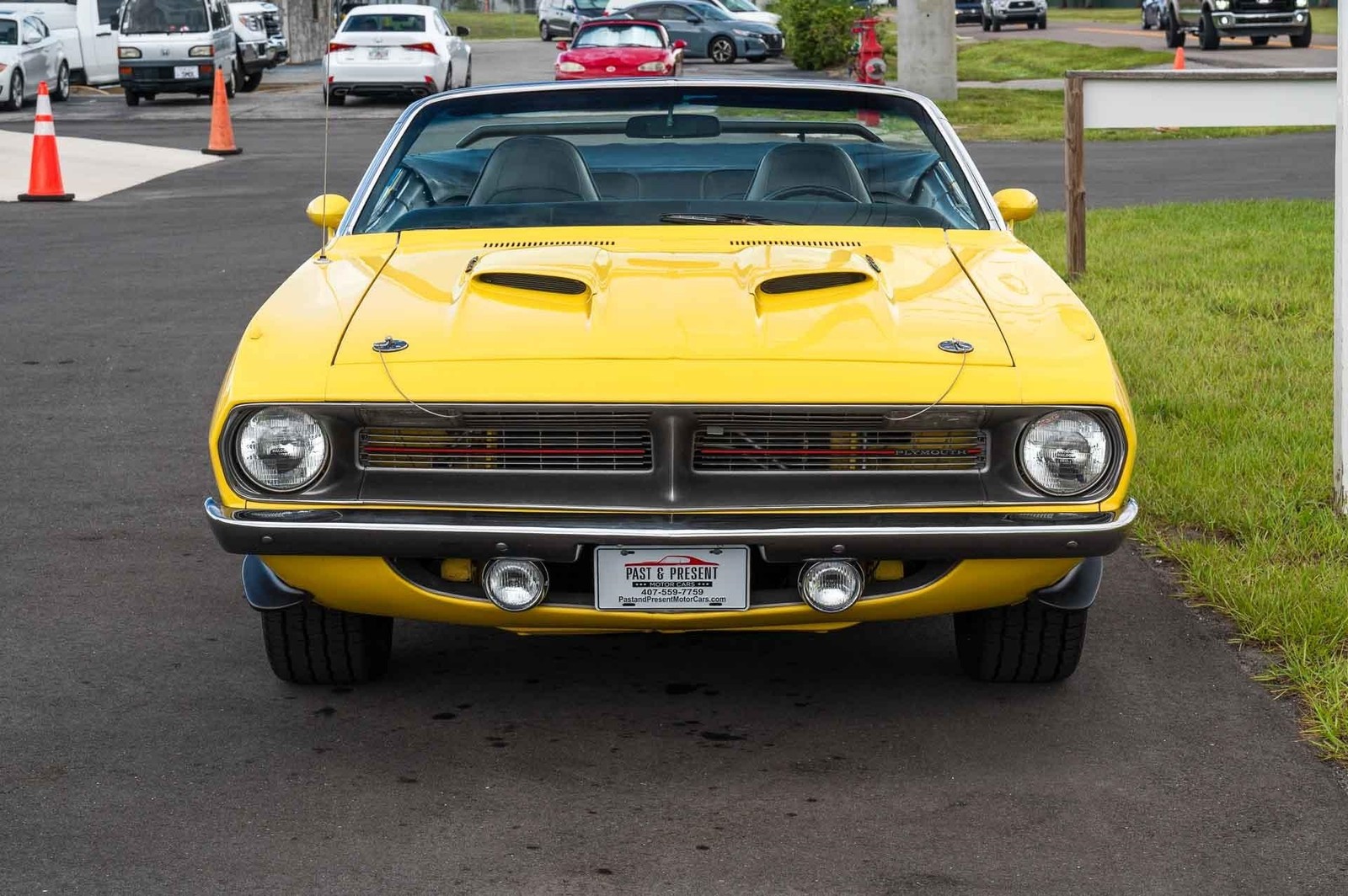 Plymouth-Barracuda-1970-2-Door-9