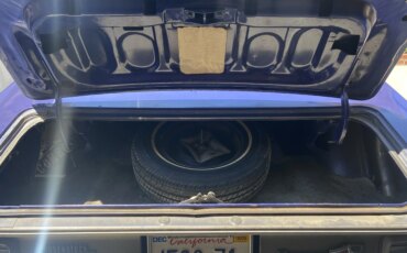 Plymouth-Barracuda-1971-Purple-Gray-16