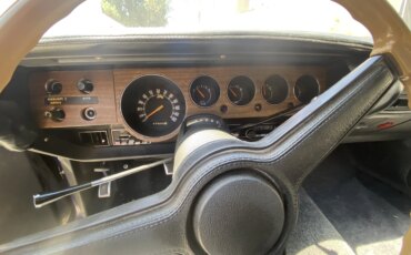 Plymouth-Barracuda-1971-Purple-Gray-19