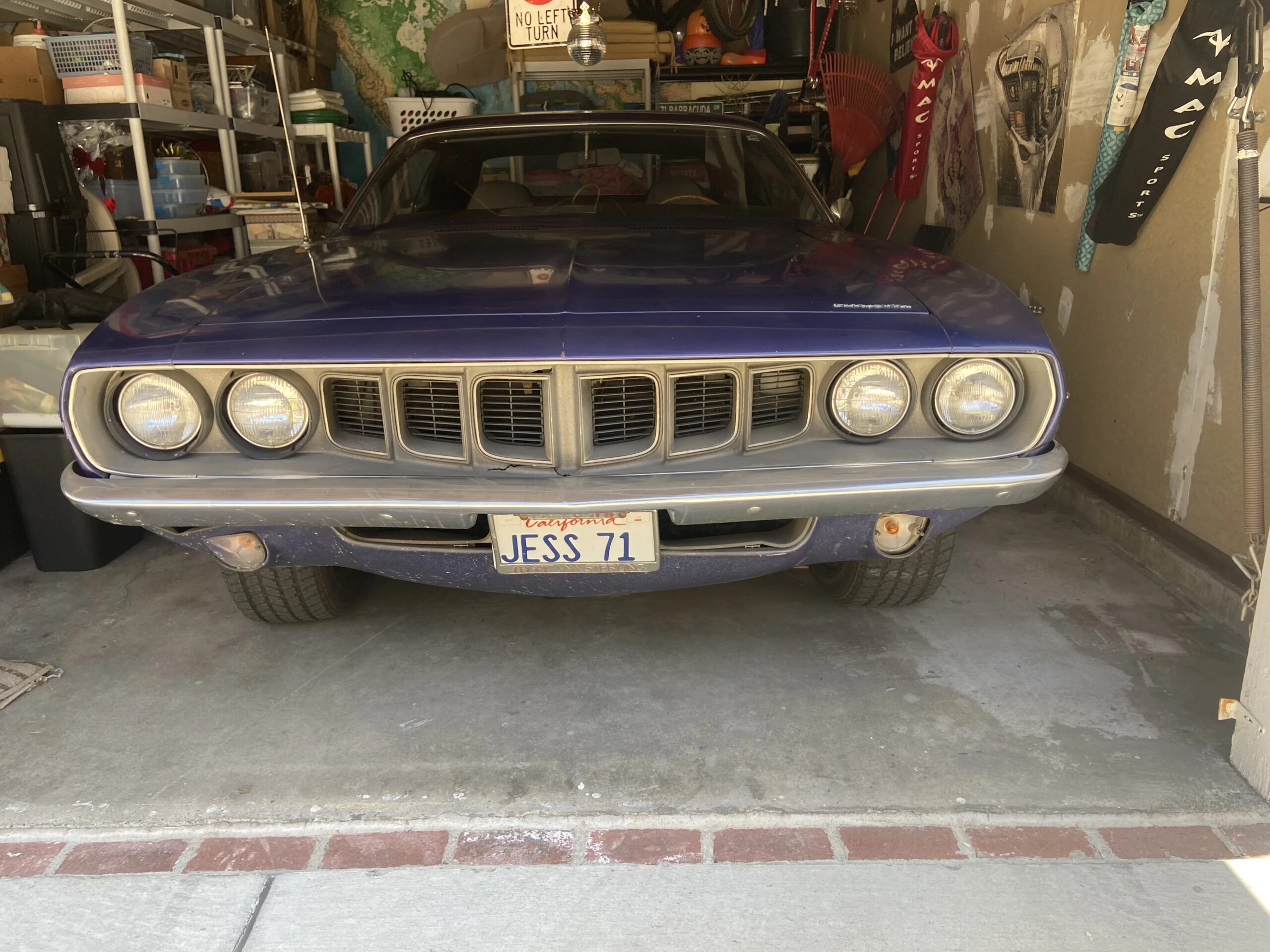 Plymouth-Barracuda-1971-Purple-Gray-29