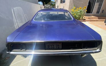 Plymouth-Barracuda-1971-Purple-Gray-4