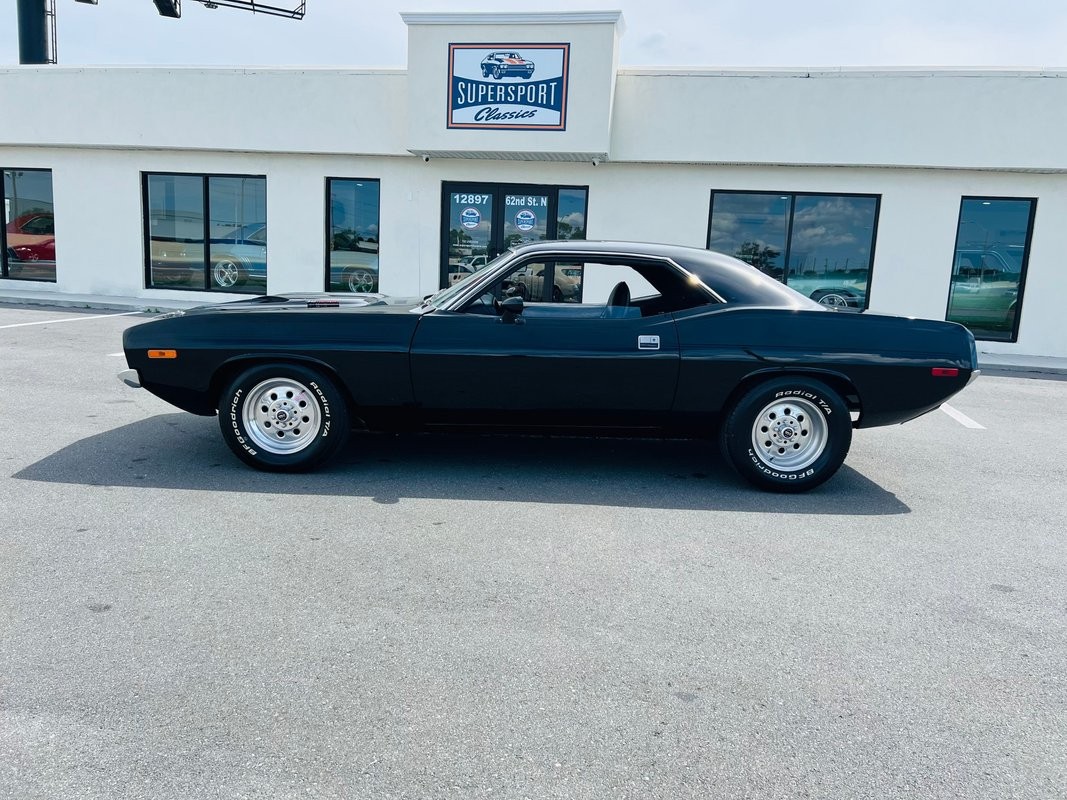 Plymouth-Barracuda-1973-Coupe-1