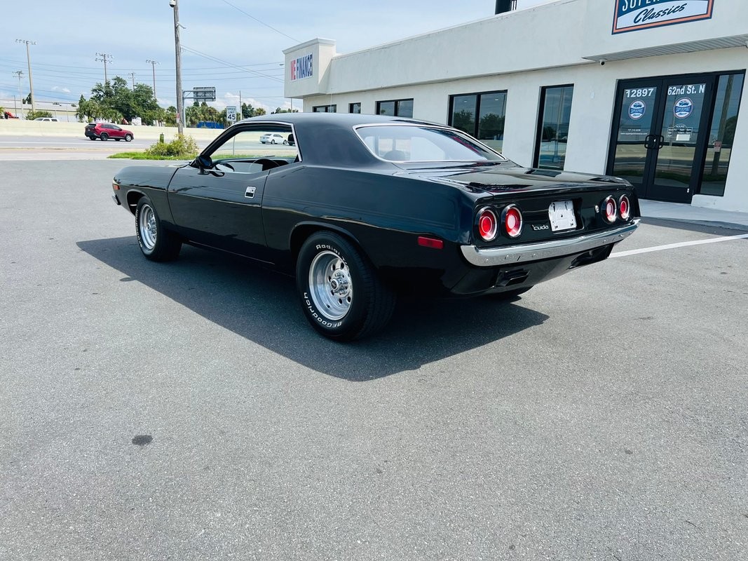 Plymouth-Barracuda-1973-Coupe-2