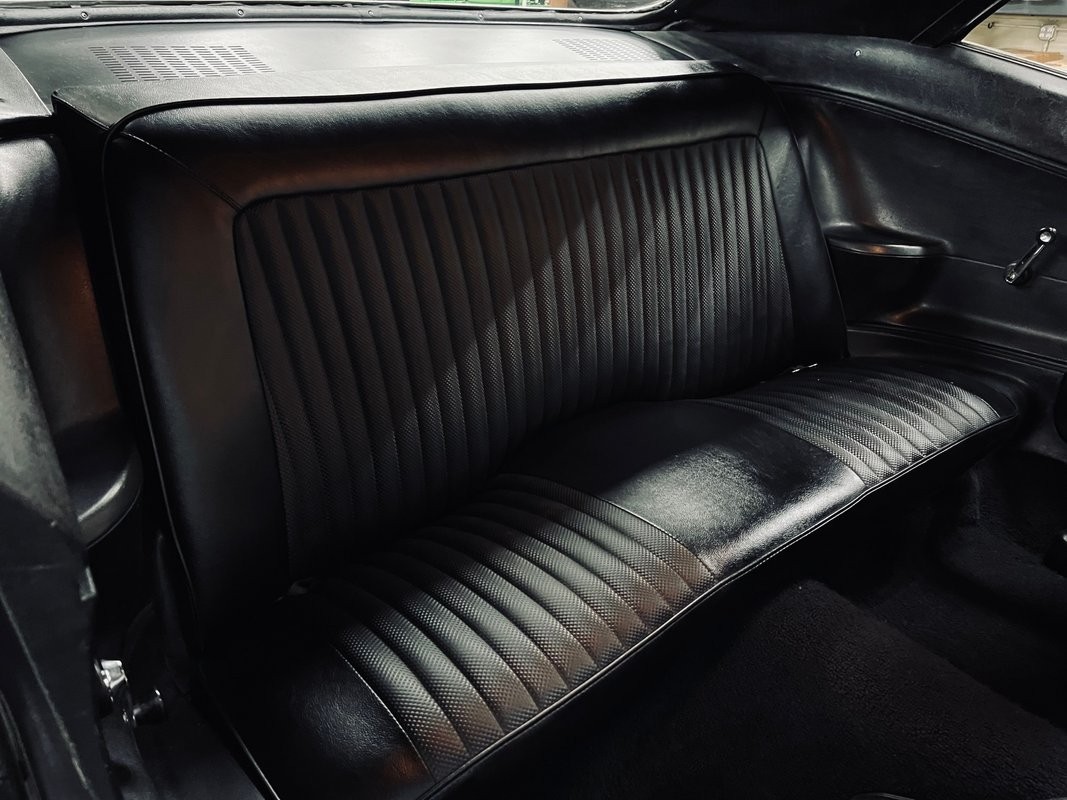 Plymouth-Barracuda-1973-Coupe-29