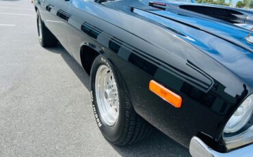 Plymouth-Barracuda-1973-Coupe-30