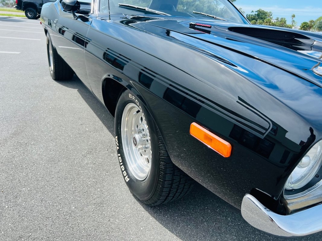 Plymouth-Barracuda-1973-Coupe-30