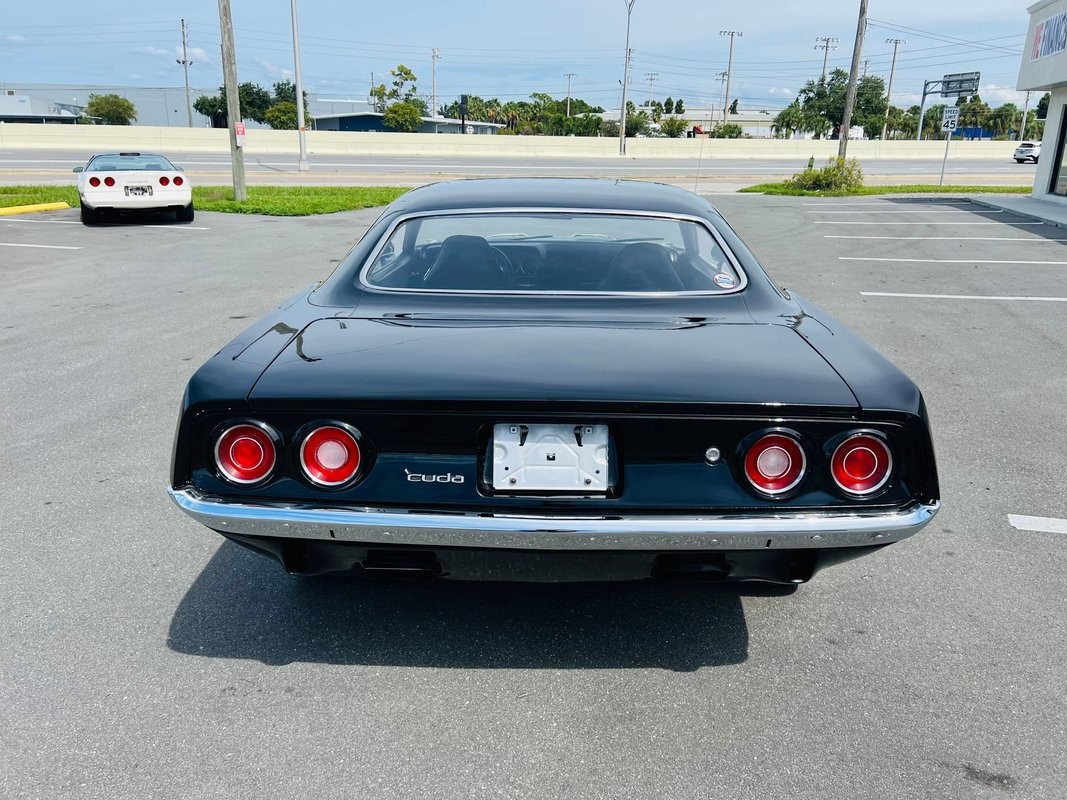 Plymouth-Barracuda-1973-Coupe-4