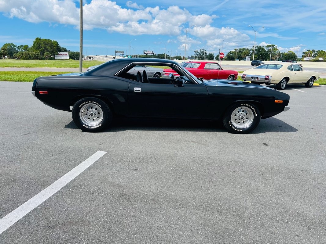 Plymouth-Barracuda-1973-Coupe-6