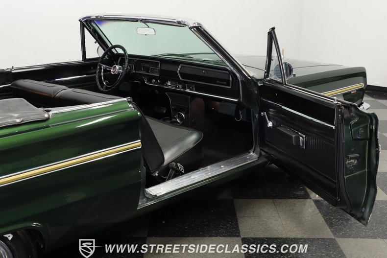 Plymouth-Belvedere-1966-Dark-Green-Black-3