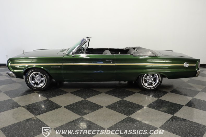 Plymouth-Belvedere-1966-Dark-Green-Black