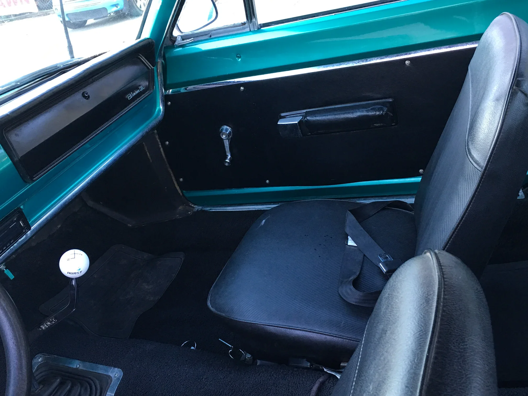 Plymouth-Belvedere-1966-Turquoise-Black-2