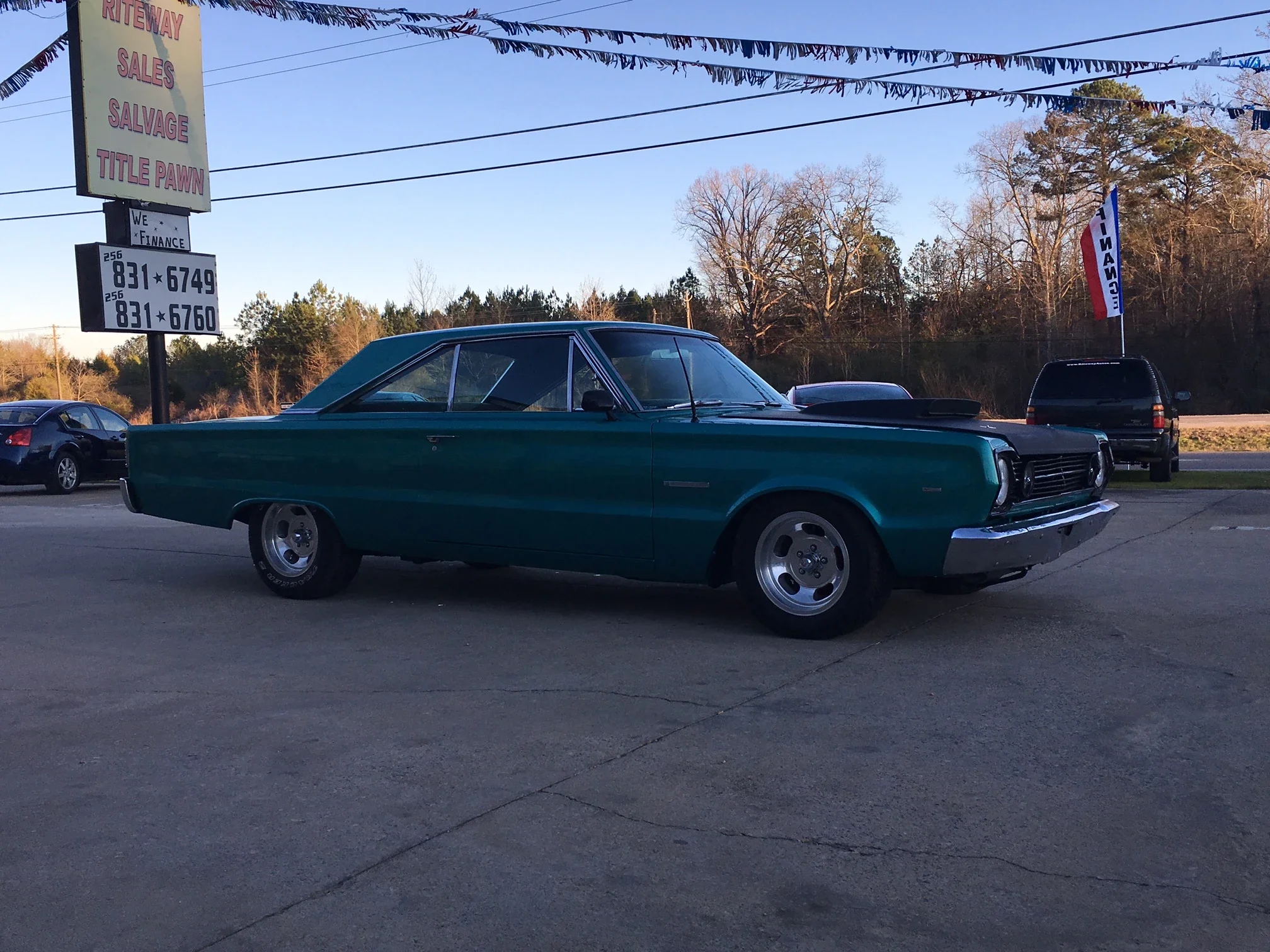 Plymouth-Belvedere-1966-Turquoise-Black-3
