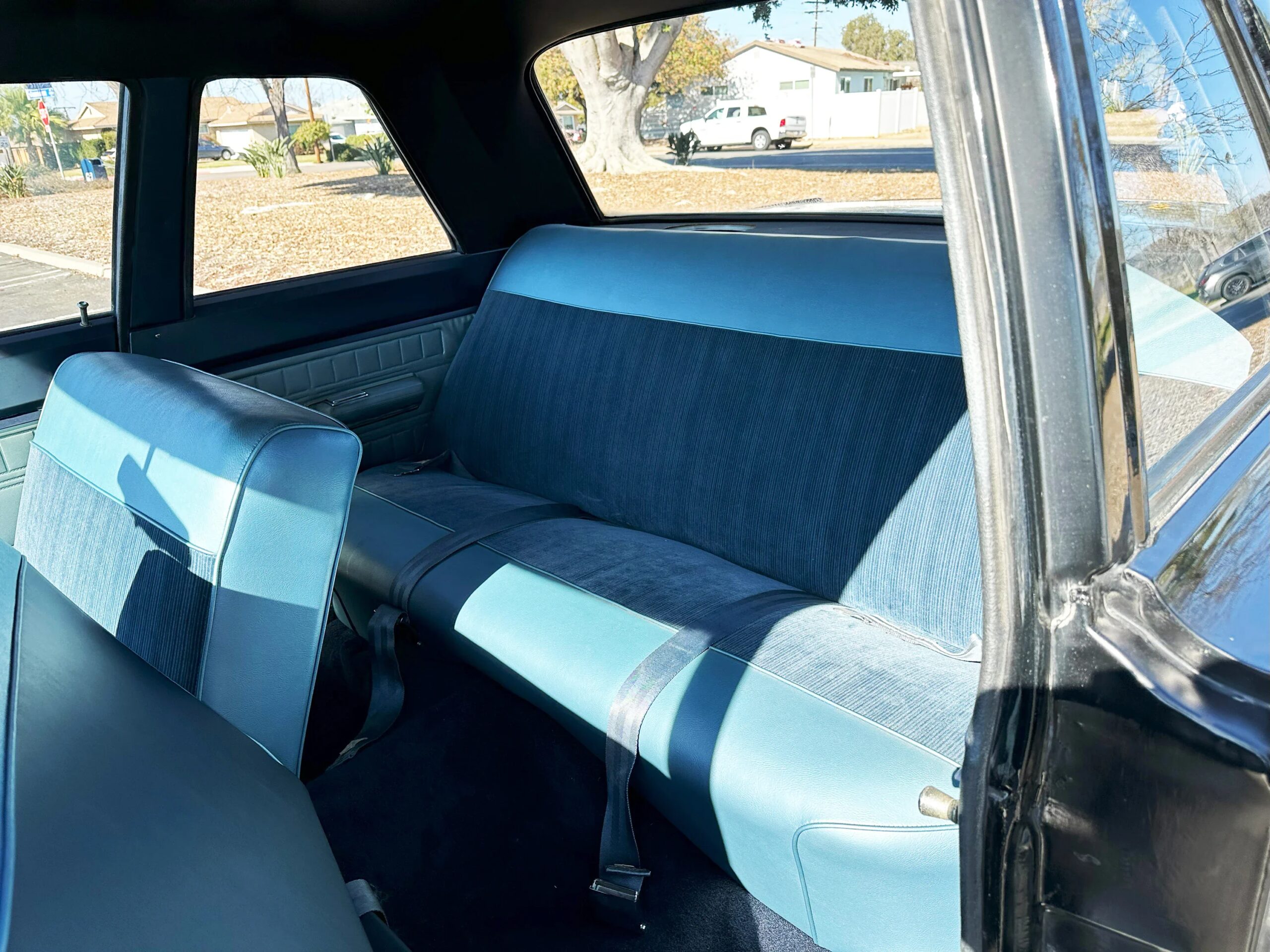 Plymouth-Belvedere-1967-Black-Blue-17