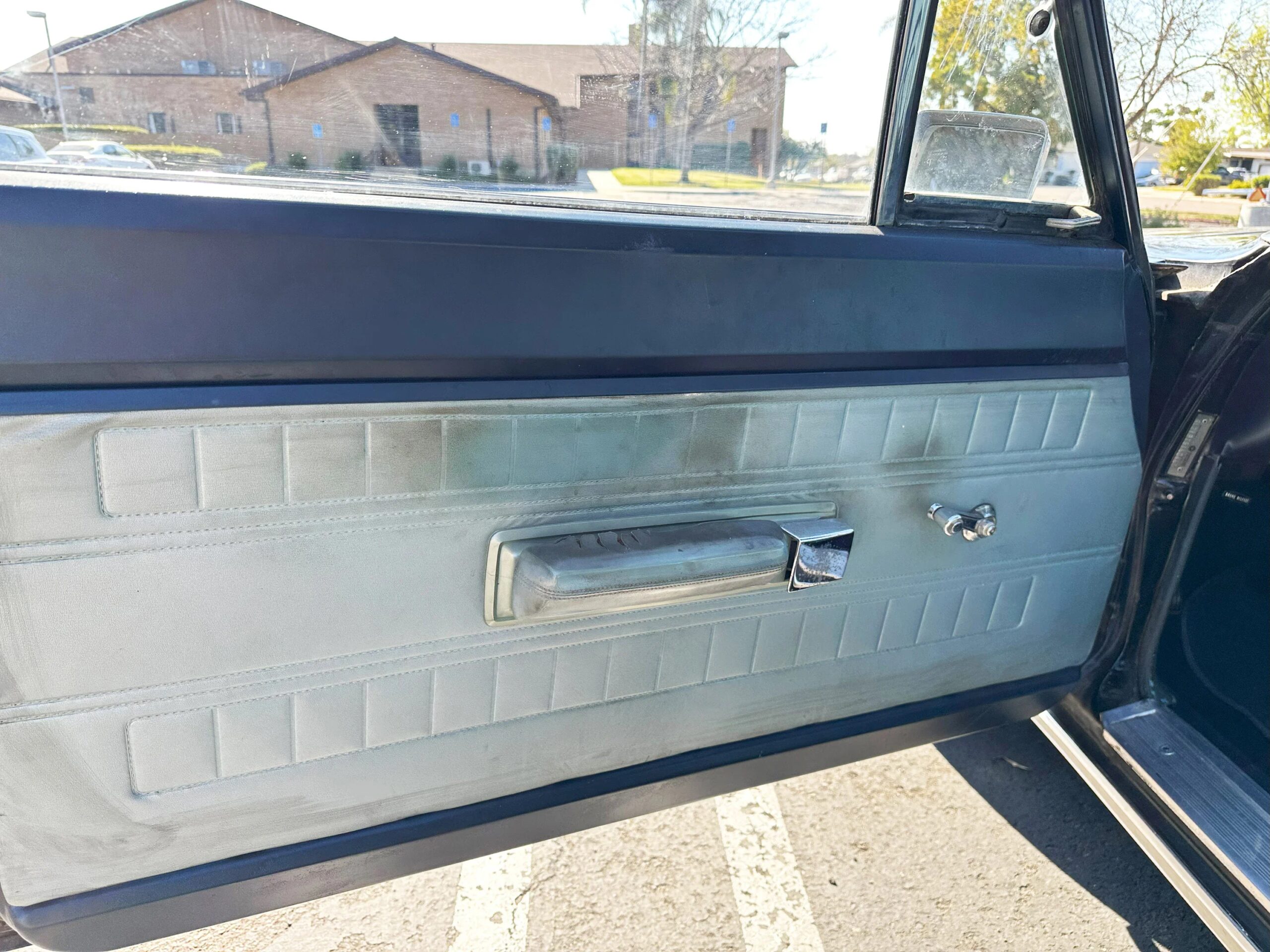 Plymouth-Belvedere-1967-Black-Blue-3