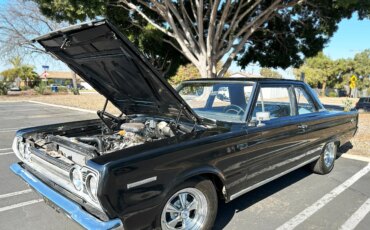 Plymouth-Belvedere-1967-Black-Blue-4